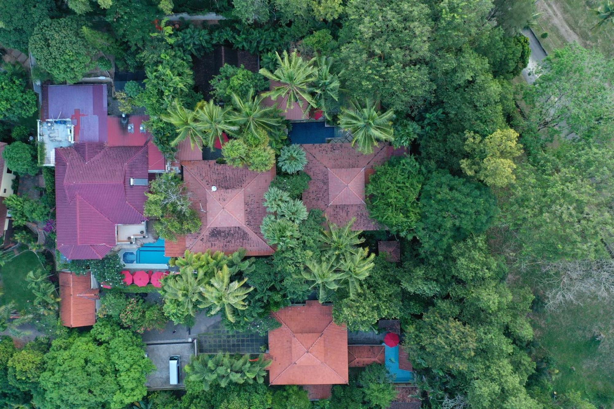 Tempat Senang Spa Resort & Restaurant Sekupang Buitenkant foto